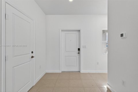 House in Miami, Florida 5 bedrooms № 1982137 - photo 11