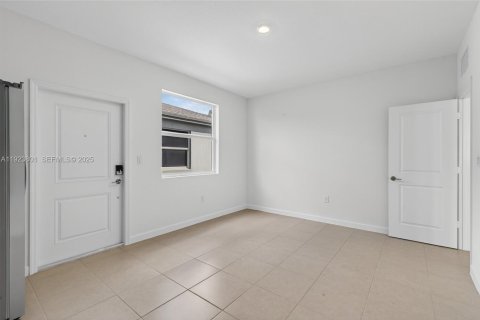 House in Miami, Florida 5 bedrooms № 1982137 - photo 27