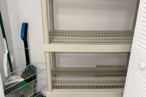 Condominio en venta en Sunrise, Florida, 1 dormitorio, 59.46 m2 № 1972584 - foto 15