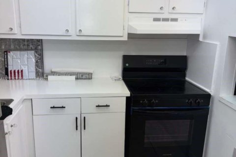 Condominio en venta en Sunrise, Florida, 1 dormitorio, 59.46 m2 № 1972584 - foto 2