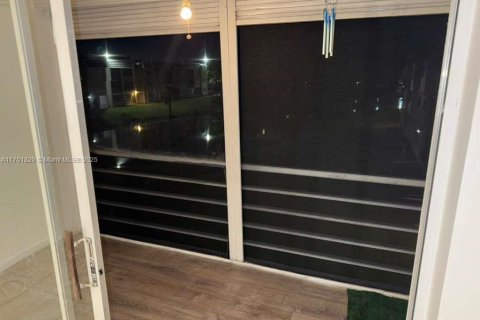 Condominio en venta en Sunrise, Florida, 1 dormitorio, 59.46 m2 № 1972584 - foto 8