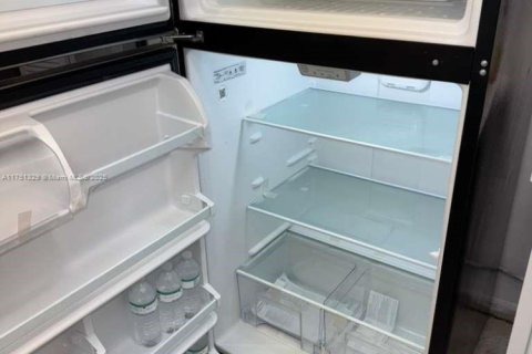 Condominio en venta en Sunrise, Florida, 1 dormitorio, 59.46 m2 № 1972584 - foto 3