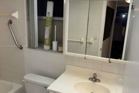 Condominio en venta en Sunrise, Florida, 1 dormitorio, 59.46 m2 № 1972584 - foto 14