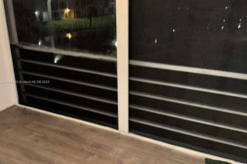 Condominio en venta en Sunrise, Florida, 1 dormitorio, 59.46 m2 № 1972584 - foto 11