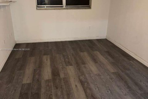 Condominio en venta en Sunrise, Florida, 1 dormitorio, 59.46 m2 № 1972584 - foto 7