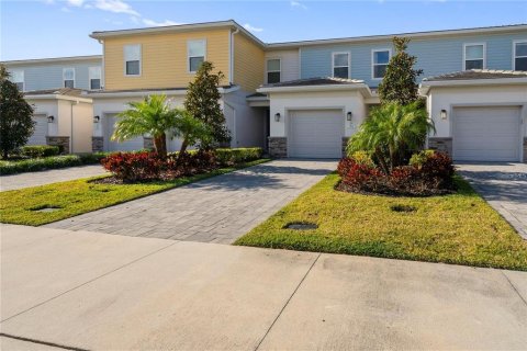Townhouse in Four Corners, Florida 3 bedrooms, 154.12 sq.m. № 1767650 - photo 3