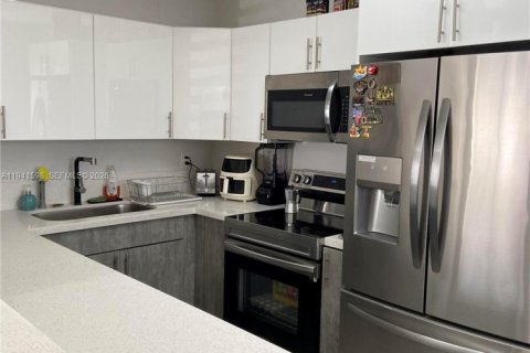 Casa en venta en Hollywood, Florida, 3 dormitorios, 85.47 m2 № 2000689 - foto 20