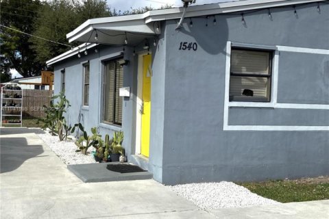 Casa en Hollywood, Florida 3 dormitorios, 85.47 m2 № 2000689