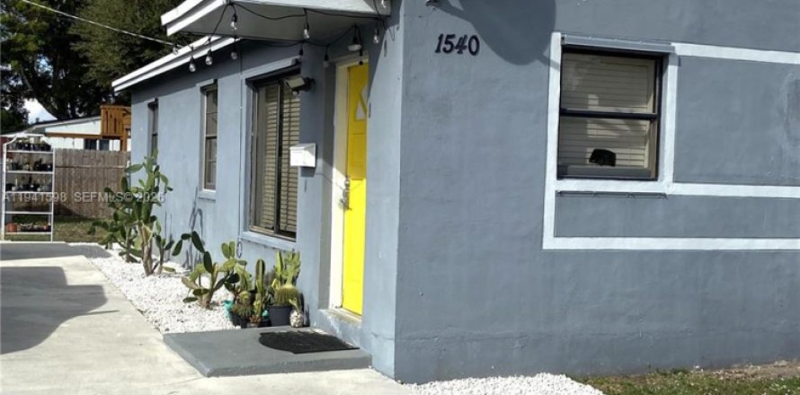 Casa en Hollywood, Florida 3 dormitorios, 85.47 m2 № 2000689