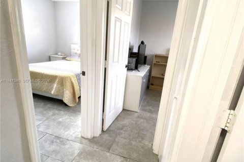 Casa en venta en Hollywood, Florida, 3 dormitorios, 85.47 m2 № 2000689 - foto 7