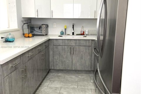 Casa en venta en Hollywood, Florida, 3 dormitorios, 85.47 m2 № 2000689 - foto 21