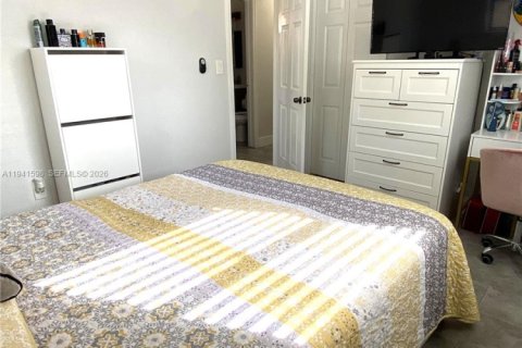 Casa en venta en Hollywood, Florida, 3 dormitorios, 85.47 m2 № 2000689 - foto 13