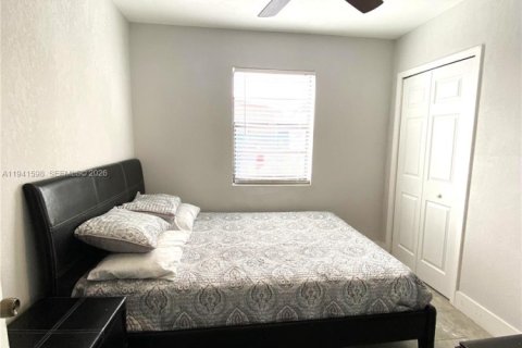 Casa en venta en Hollywood, Florida, 3 dormitorios, 85.47 m2 № 2000689 - foto 11