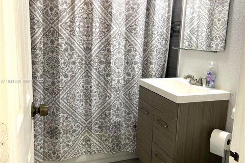 Casa en venta en Hollywood, Florida, 3 dormitorios, 85.47 m2 № 2000689 - foto 14