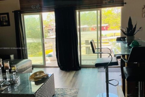 Casa en venta en Frostproof, Florida, 4 dormitorios, 195.09 m2 № 2169620 - foto 4