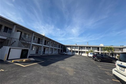 Condo in Sarasota, Florida, 2 bedrooms № 2142775 - photo 3