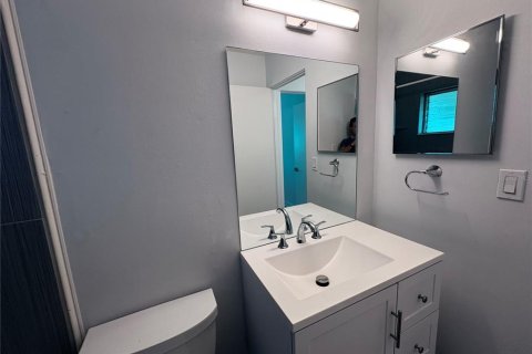 Condo in Sarasota, Florida, 2 bedrooms № 2142775 - photo 10