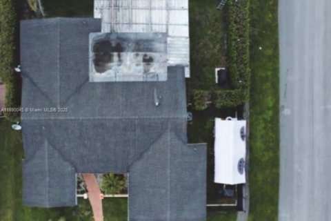 Купить виллу или дом в Пемброк-Пайнс, Флорида 3 спальни, 173.17м2, № 1947984 - фото 5