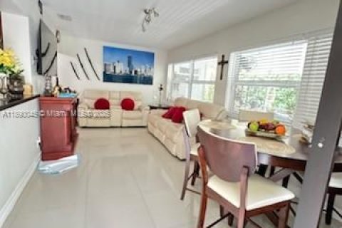 Купить виллу или дом в Пемброк-Пайнс, Флорида 3 спальни, 173.17м2, № 1947984 - фото 10