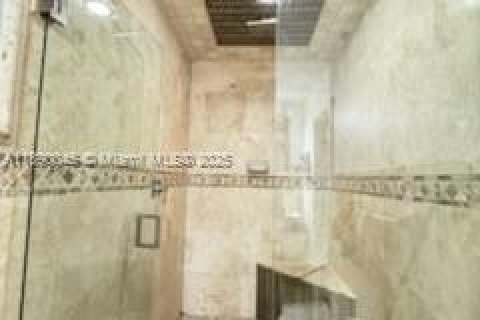 Купить виллу или дом в Пемброк-Пайнс, Флорида 3 спальни, 173.17м2, № 1947984 - фото 16