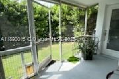 Купить виллу или дом в Пемброк-Пайнс, Флорида 3 спальни, 173.17м2, № 1947984 - фото 9