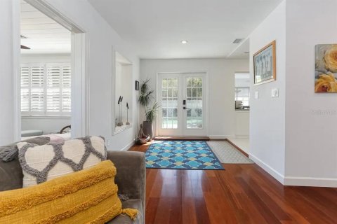House in Tampa, Florida 3 bedrooms, 193.42 sq.m. № 2201823 - photo 9