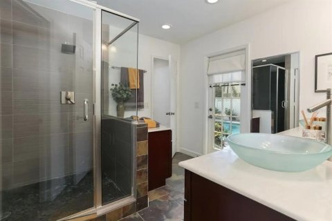 House in Tampa, Florida 3 bedrooms, 193.42 sq.m. № 2201823 - photo 28