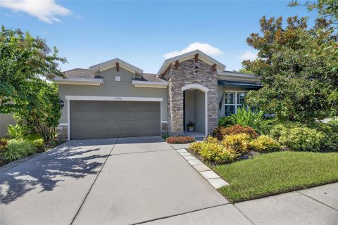 House in Apollo Beach, Florida 3 bedrooms, 239.97 sq.m. № 1900778 - photo 2