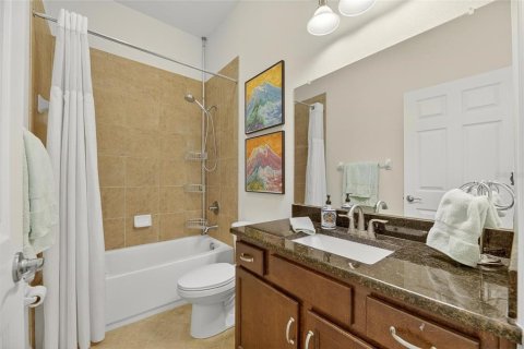 House in Apollo Beach, Florida 3 bedrooms, 239.97 sq.m. № 1900778 - photo 21