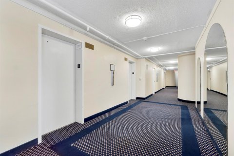 Купить кондоминиум в Лодердейл-бай-те-Си, Флорида 3 комнаты, 99.41м2, № 2186761 - фото 30