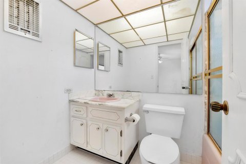 Купить кондоминиум в Лодердейл-бай-те-Си, Флорида 3 комнаты, 99.41м2, № 2186761 - фото 14