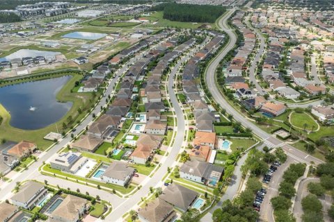 Casa en venta en Orlando, Florida, 5 dormitorios, 396.14 m2 № 1343242 - foto 12