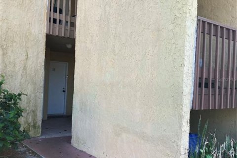 Condominio en alquiler en Sarasota, Florida, 2 dormitorios, 94.76 m2 № 1894217 - foto 1