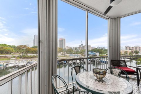 Copropriété à vendre à Hallandale Beach, Floride: 1 chambre, 78.97 m2 № 1875316 - photo 14