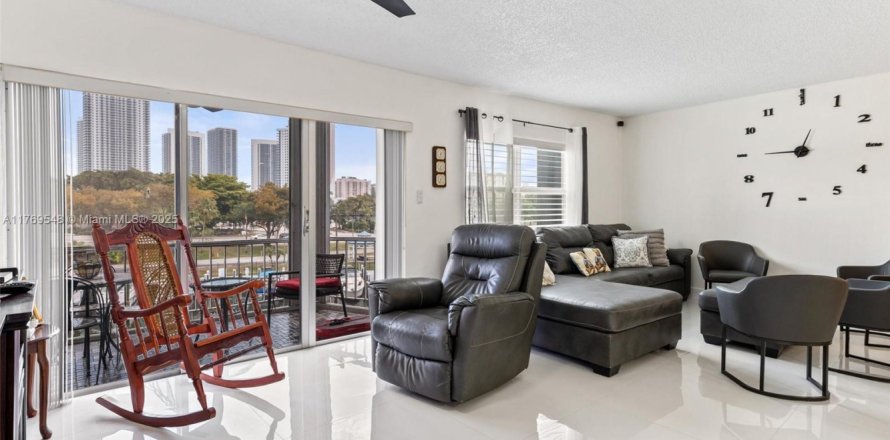 Condo à Hallandale Beach, Floride, 1 chambre № 1875316