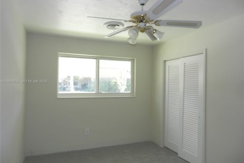 House in Hollywood, Florida 3 bedrooms, 171.03 sq.m. № 2021809 - photo 11