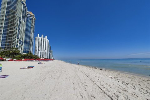Condominio en venta en Sunny Isles Beach, Florida, 2 dormitorios, 84.26 m2 № 1949705 - foto 5