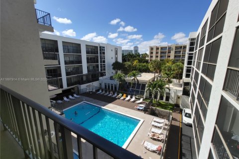 Condominio en venta en Sunny Isles Beach, Florida, 2 dormitorios, 84.26 m2 № 1949705 - foto 4