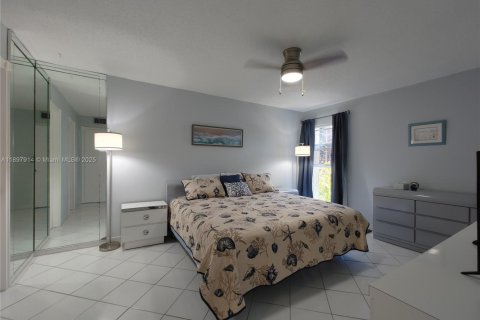 Condominio en venta en Sunny Isles Beach, Florida, 2 dormitorios, 84.26 m2 № 1949705 - foto 10