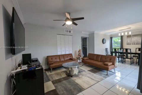 Condominio en venta en Sunny Isles Beach, Florida, 2 dormitorios, 84.26 m2 № 1949705 - foto 6