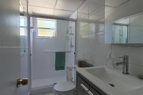 Condominio en venta en Sunny Isles Beach, Florida, 2 dormitorios, 84.26 m2 № 1949705 - foto 12