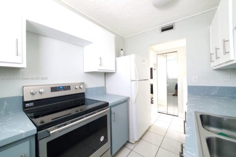 Condominio en venta en Sunny Isles Beach, Florida, 2 dormitorios, 84.26 m2 № 1949705 - foto 7