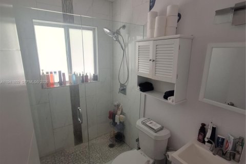 Villa ou maison à vendre à Hollywood, Floride: 3 chambres, 79.06 m2 № 1998725 - photo 10