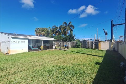 Villa ou maison à vendre à Hollywood, Floride: 3 chambres, 79.06 m2 № 1998725 - photo 13
