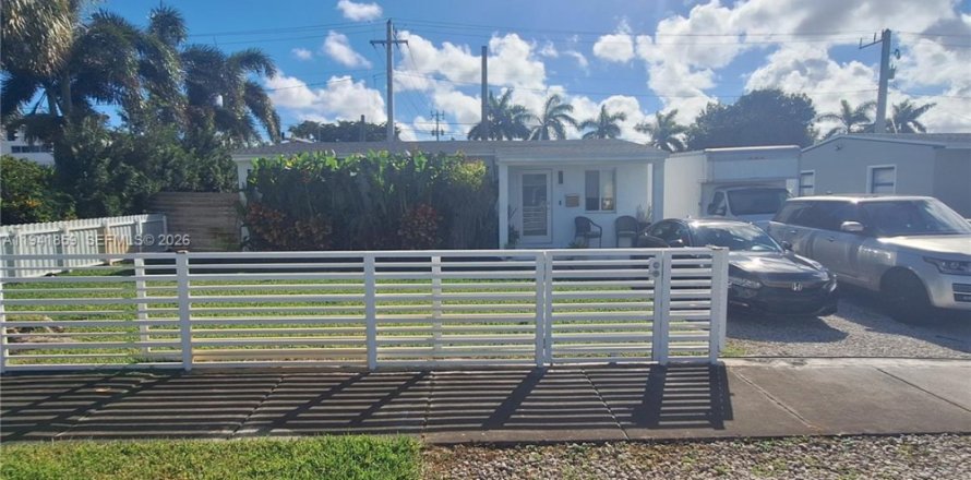 Villa ou maison à Hollywood, Floride 3 chambres, 79.06 m2 № 1998725