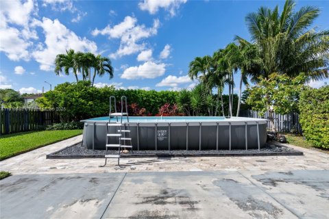 Villa ou maison à vendre à Miami, Floride: 4 chambres, 167.22 m2 № 1972022 - photo 29