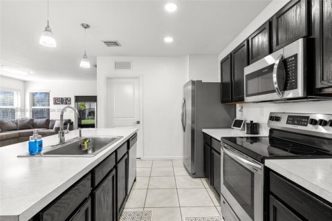 Villa ou maison à vendre à Miami, Floride: 4 chambres, 167.22 m2 № 1972022 - photo 16