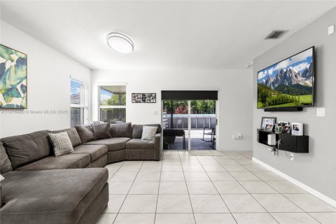 Villa ou maison à vendre à Miami, Floride: 4 chambres, 167.22 m2 № 1972022 - photo 9