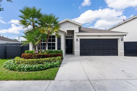 Villa ou maison à vendre à Miami, Floride: 4 chambres, 167.22 m2 № 1972022 - photo 1
