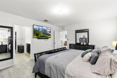 Villa ou maison à vendre à Miami, Floride: 4 chambres, 167.22 m2 № 1972022 - photo 18